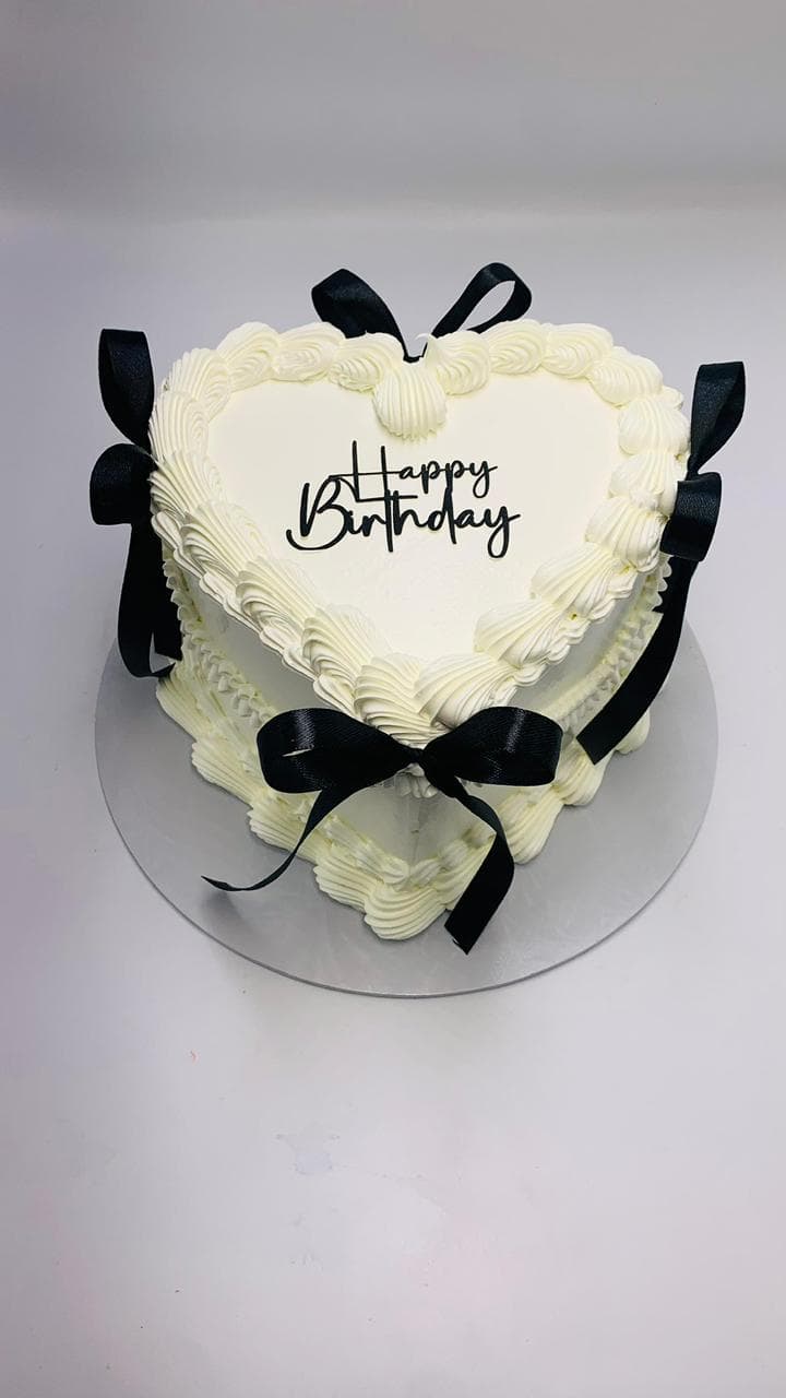 15cm Heart Cake