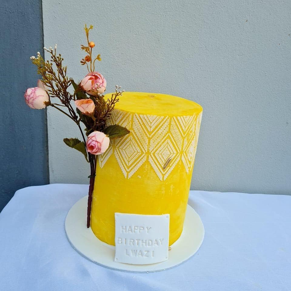 Stylish Boho Stencil Cake