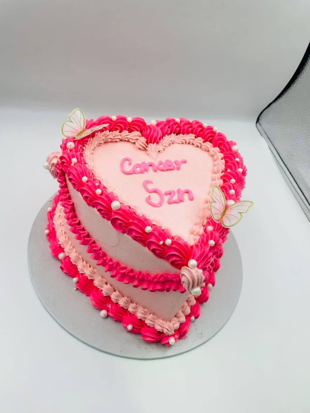 20cm Heart Cake